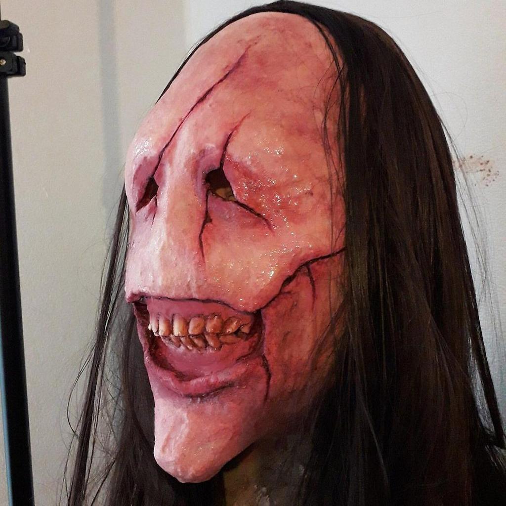 Máscara de Demônio de Látex de Rosto Vermelho Cabelo Comprido com Dentes à Mostra