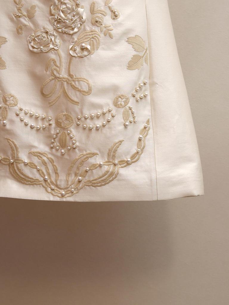 Elegantes ärmelloses Frühlingskleid für Damen mit 3D-Blumendesign