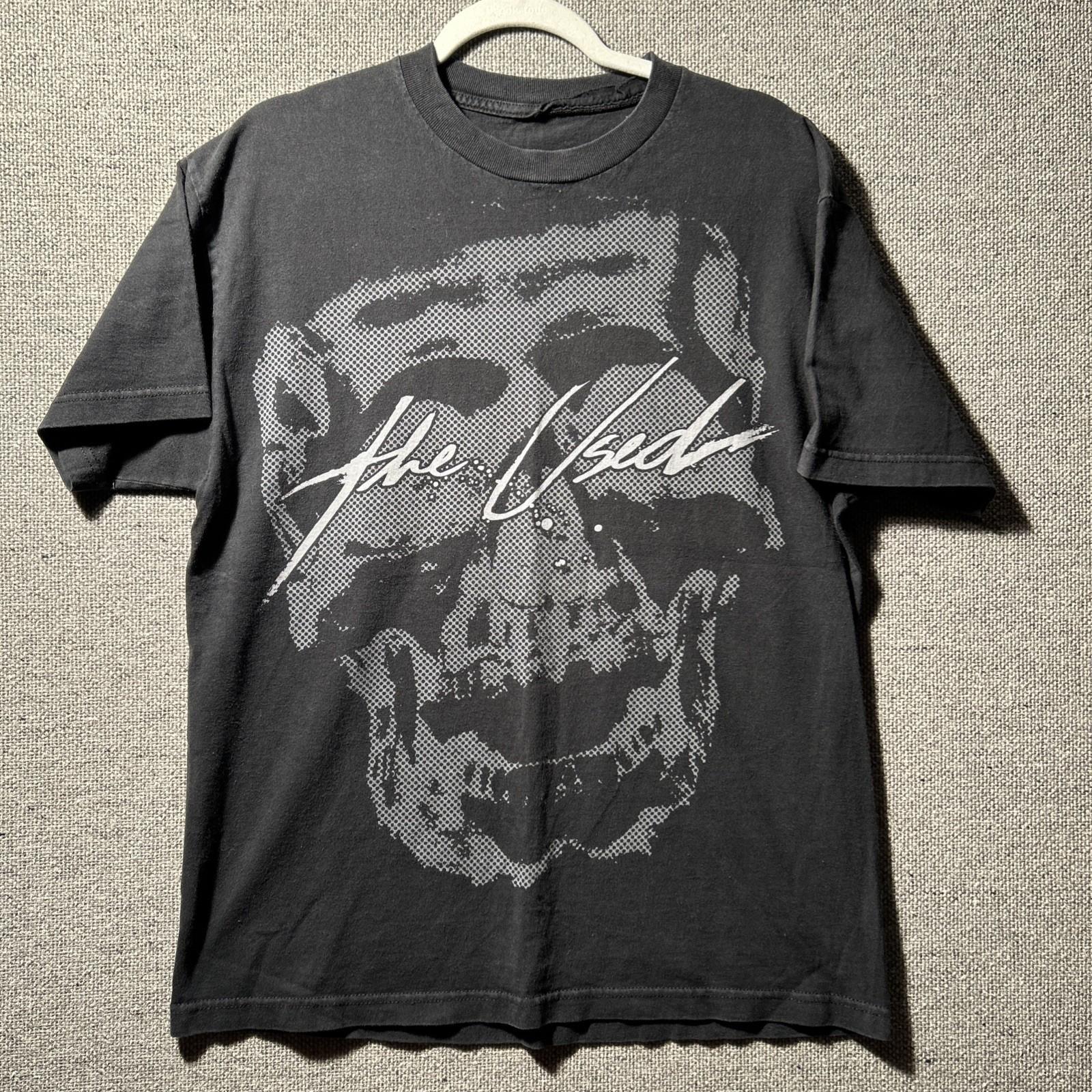 Vintage The Used Emo Band Y2K Scene Size Large Black Skull Design Unisex T-Shirt S
