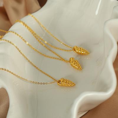 Design-Gewinde-Halskette Damen Nicht-Verblassend Titanstahl Schlüsselbein-Kette Muschel-Anhänger 18 Karat Vergoldet