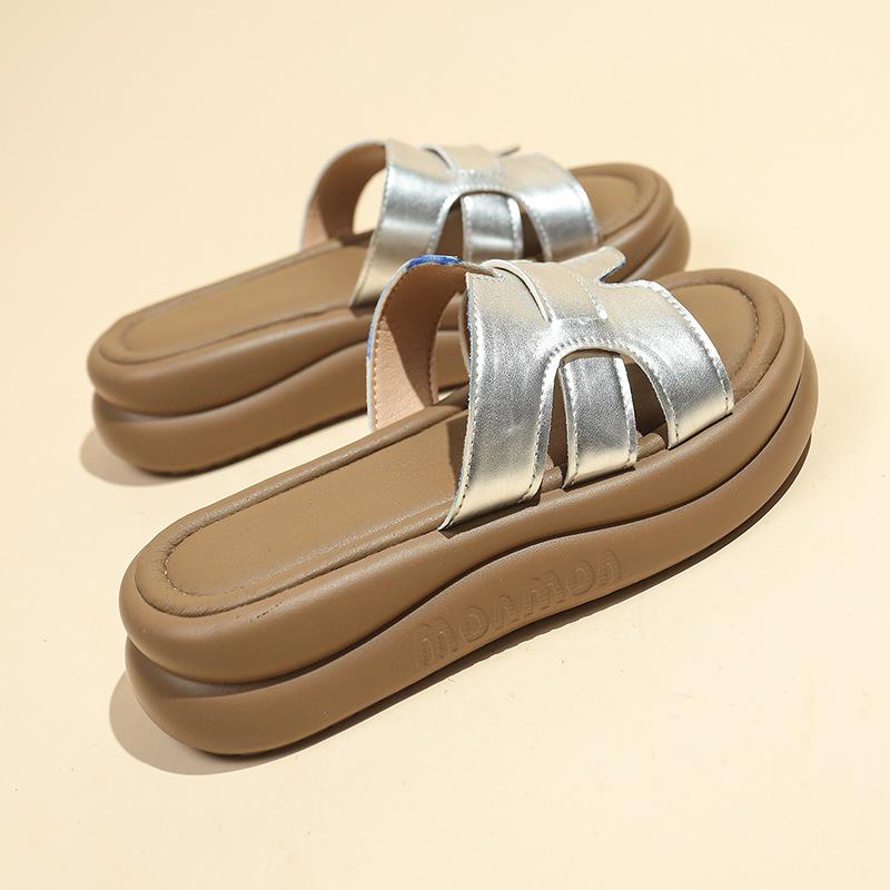 Oberbekleidung Sommer neue Damen weiche Sohle Mode 2025 Rock rutschfest mit dicker Sohle coole Hausschuhe leicht einteiliger Slipper