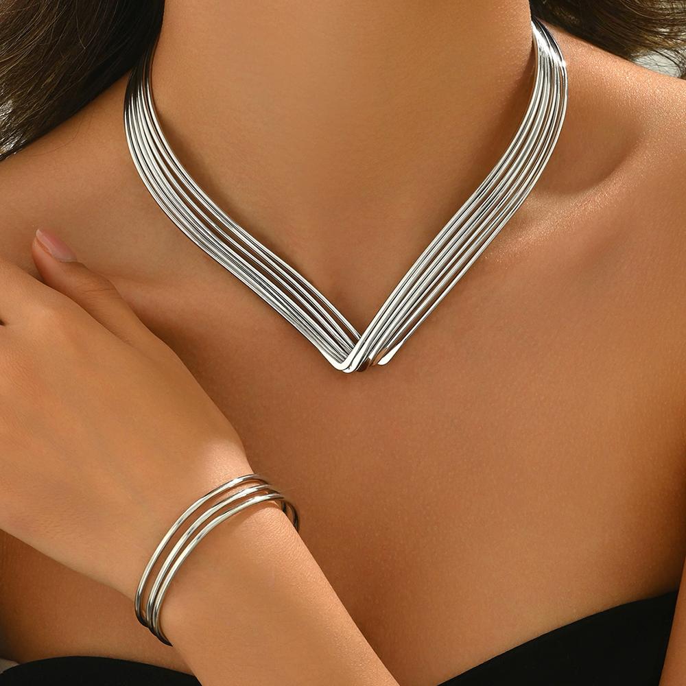 2025 New Necklace And Bracelet Set For Women Exaggerated Punk Style Design Collarbone Chain Multi-Layer Open Collar