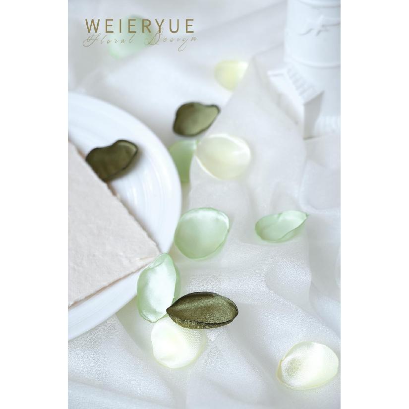 300PCS Silk Rose Petals,Beautiful Realistic Scatter Rose Petals Romantic Night Decoration,Wedding Party Decoration Artificial Flowers Petals(Olive