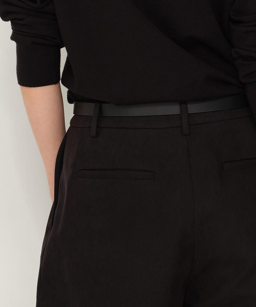 MUSINSA STANDARD WOMAN Women'S Synthetic Suede Deep Tuck Wide Pants [Black]