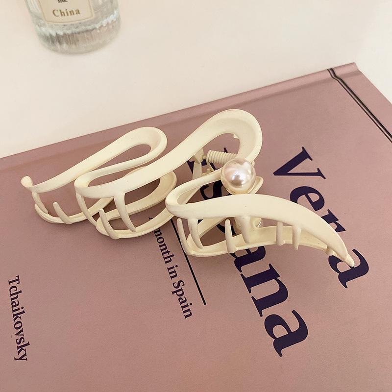 French retro pearl flower bow small grab clip simple bangs broken hair shark hairpin sweet temperament hair accessories