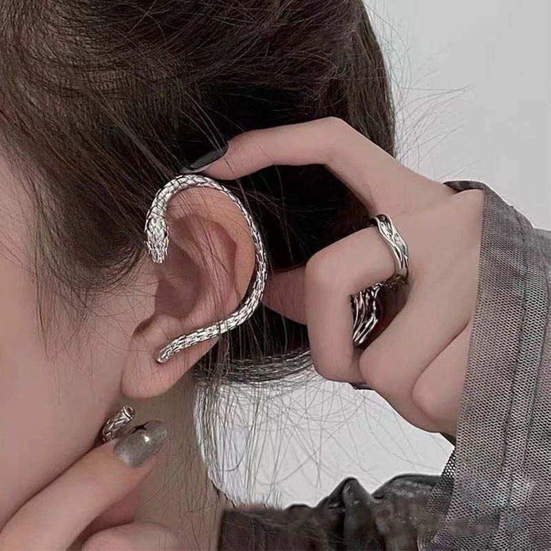 Punk Darts Shape Chain Tassel Clip Stud Earrings for Women Egirl Goth Y2K Ear Bones Clip Halloween Dancing Fashion Ear Jewelry