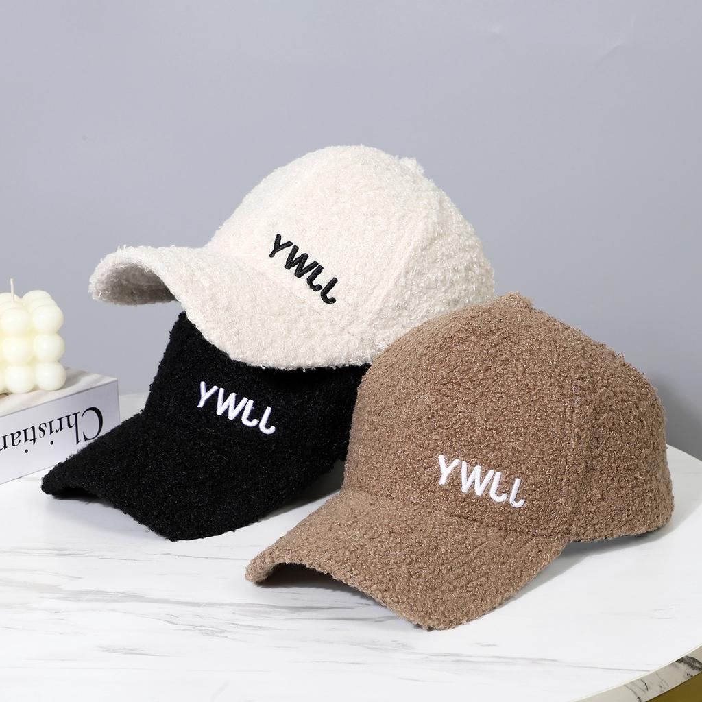 Autumn and winter new thickened lamb wool baseball cap children cold warm can tie ponytail cap tide