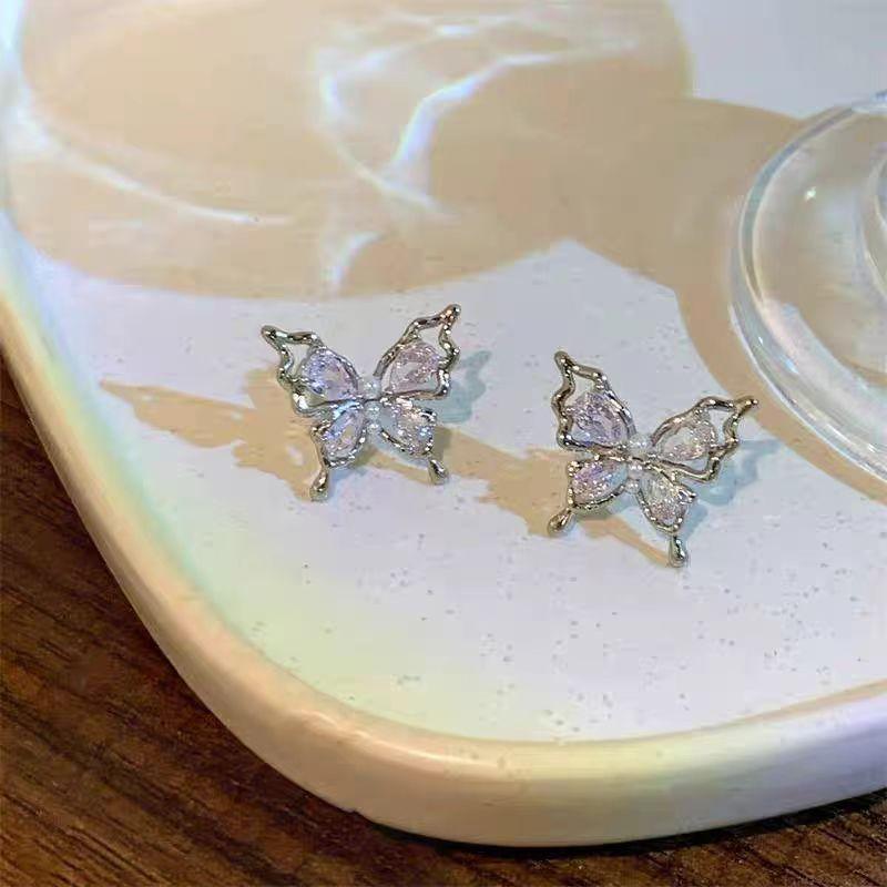 Butterfly zircon stud earrings women's simple and versatile niche design earrings earrings without pierced earclips
