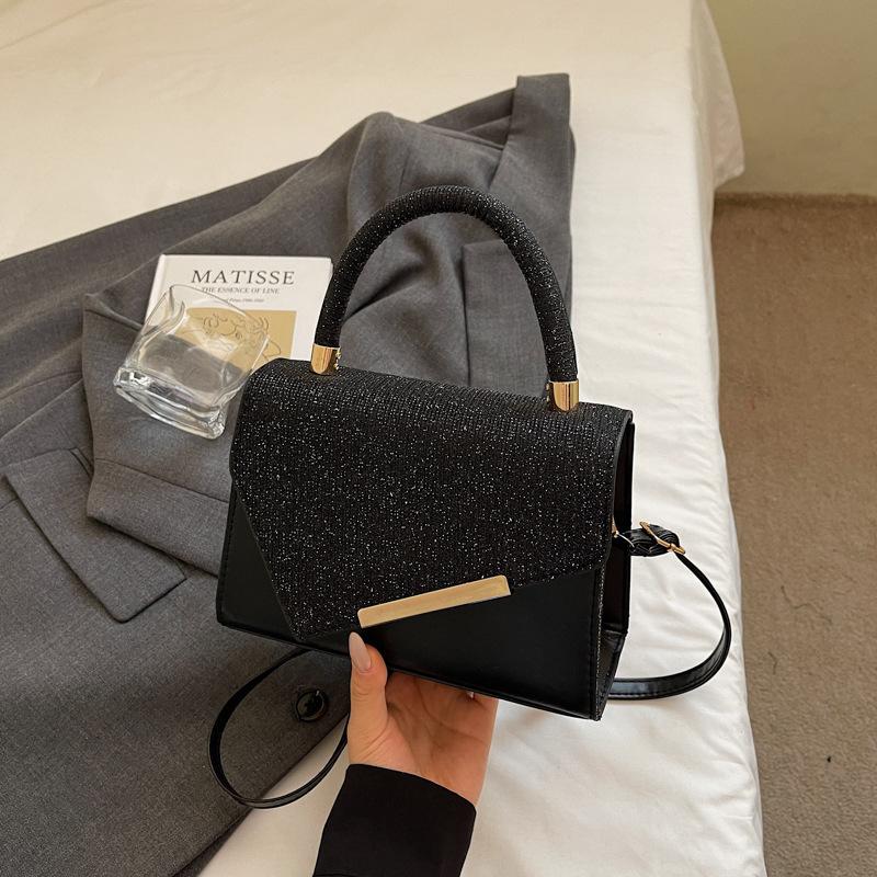 Niche Design Portable Small Square Bag Women's 2025 Summer New Fashion Literary Bright Diamond Shoulder Bag Foreign Style Messenger Bag