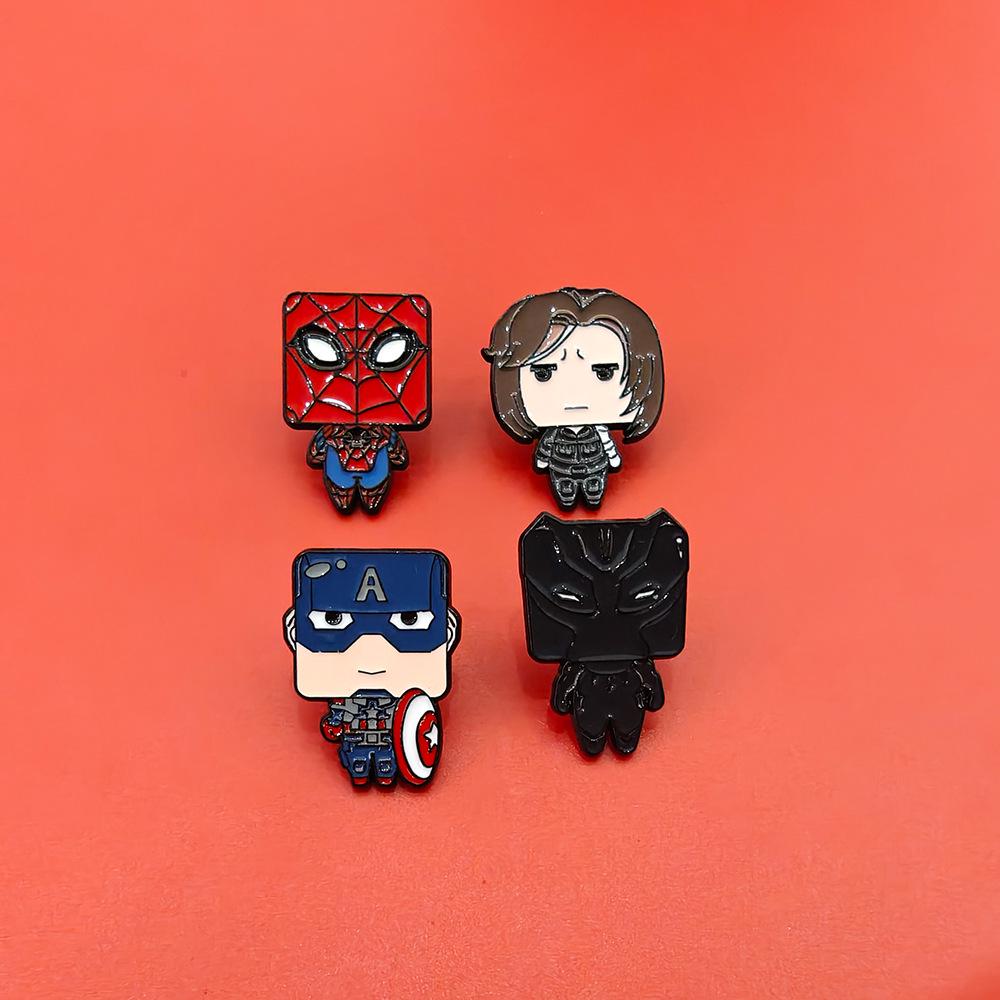 Marvel Q Superhero Brooch: Classic Avengers Spider-Man & Captain America Badge.