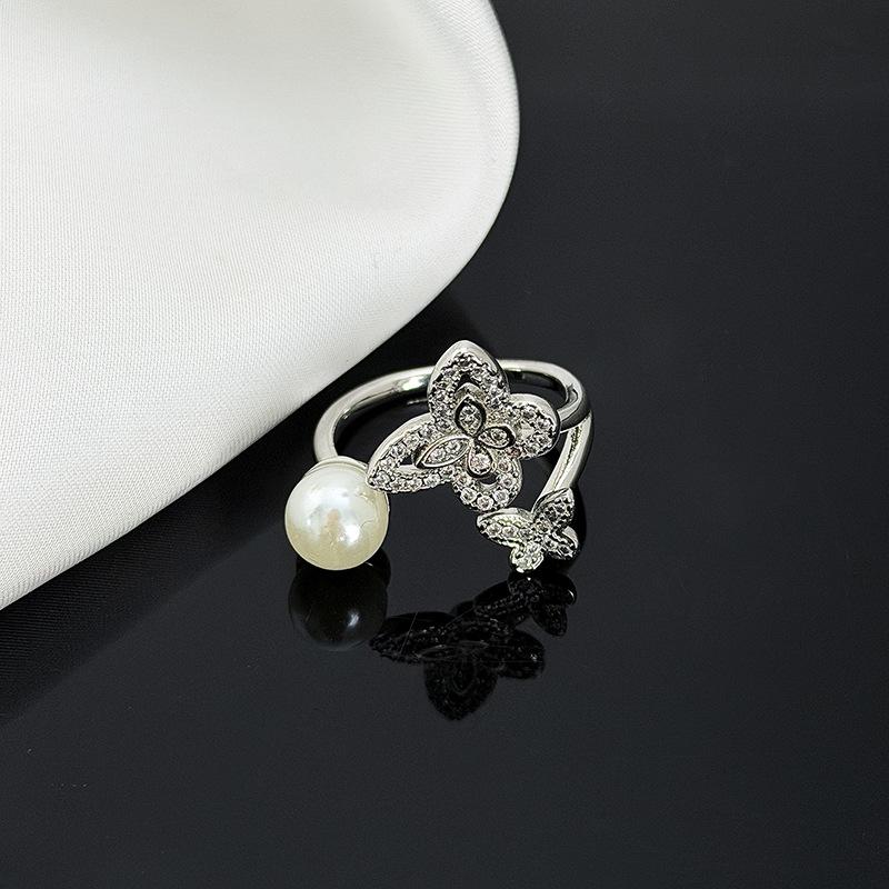 Light Luxury And Gentle Wind Beads, Diamond-Encrusted Zircon Butterfly Chain, Open Ring, Niche Stacking, Wearing High-End Personalized Rings