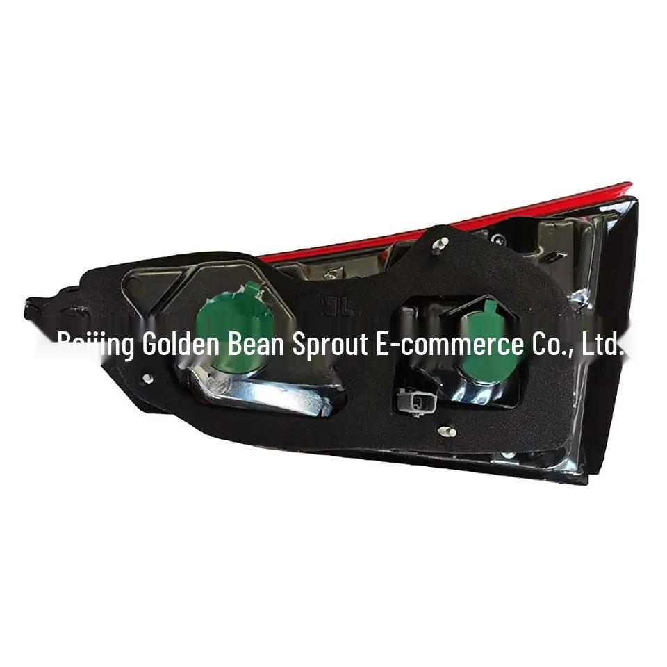 Inner Flat Rear Taillight Signal Lamp for Nissan Qashqai 2014-2016 (Model 26555-4EA5A)