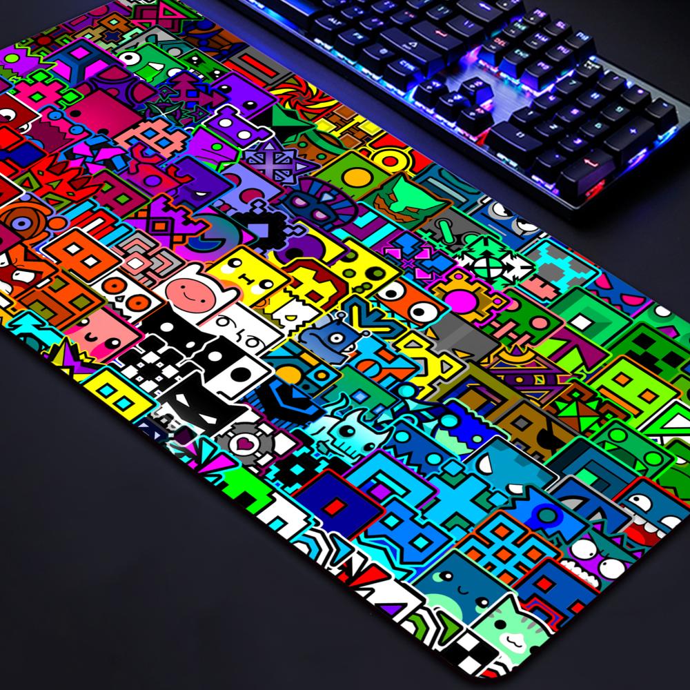 Tapis de Souris Geometry Dash Tapis de Bureau Gaming pour Ordinateurs Portables Tapis Anime Gamer Armoire PC Grands Accessoires pour Joueurs Ordinateur CSGO Tapis de Souris 800x400x2mm