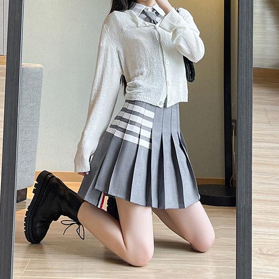 Dámská skládaná sukně se čtyřmi pruhy, šedý design obleku College Style, módní dámská ultra krátká poloviční sukně do A, sukně Jk