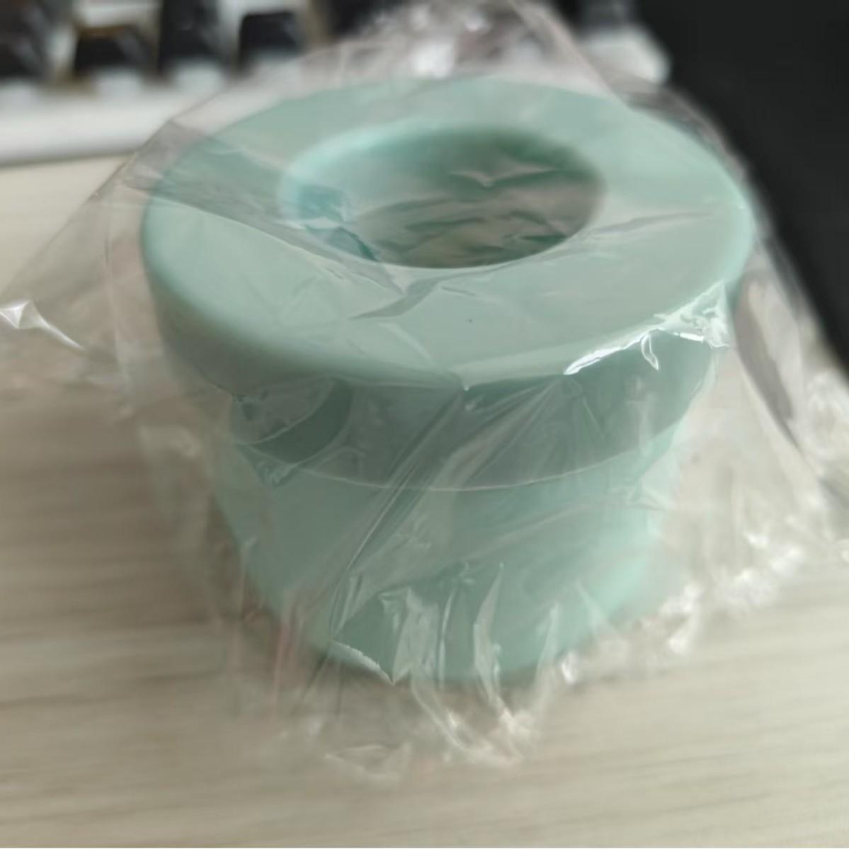 

1 quick freezing silicone ice tray - easy to use, durable plastic mold for making perfectly shaped ice cubes, juice accessories medium size 7.5X6CM синій