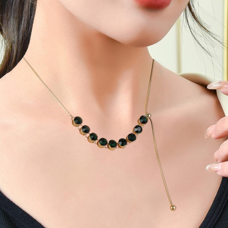 Necklace And Luxurious For Women Featuring Unique Geometric Design Elements