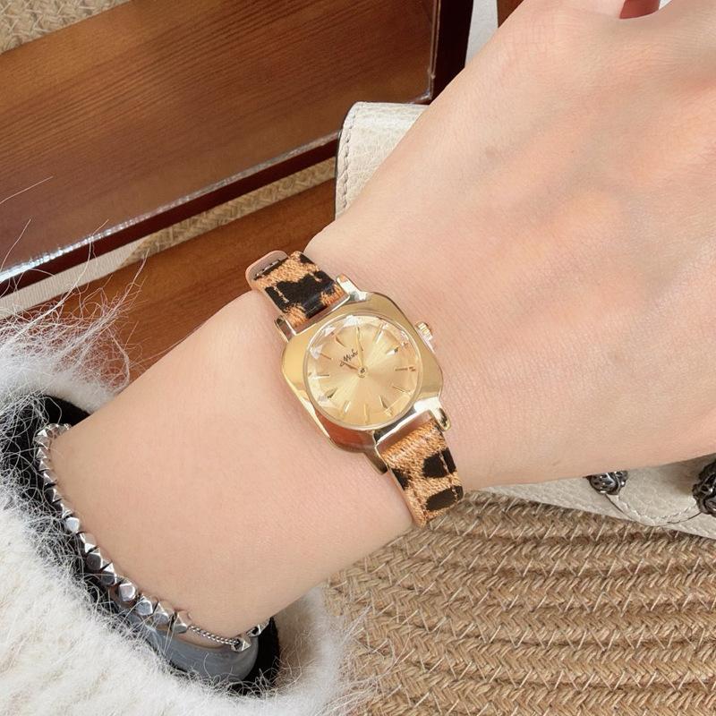 Römisch Retro Klein Exquisit Quadratisch Damen Einfach Temperament Leopardendruck Gürtel Uhr