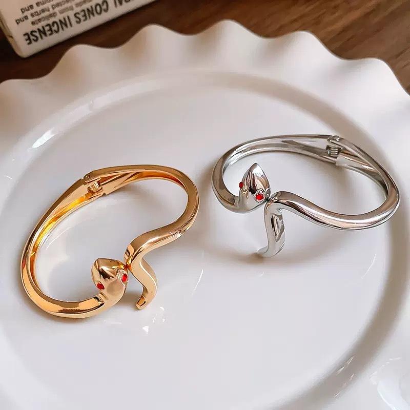 Cold Wind Niche Glossy Snake Bracelet Female Personality Glossy Plain Ring Small Snake Open Bracelet