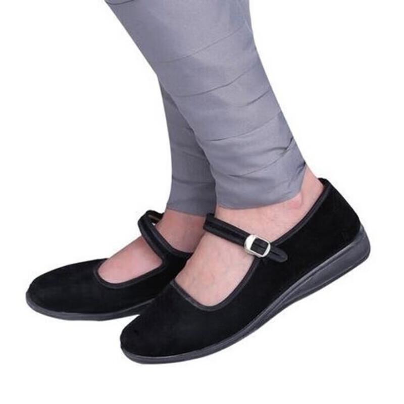 

Red Army Themed Performance Costumes and Shoes 100