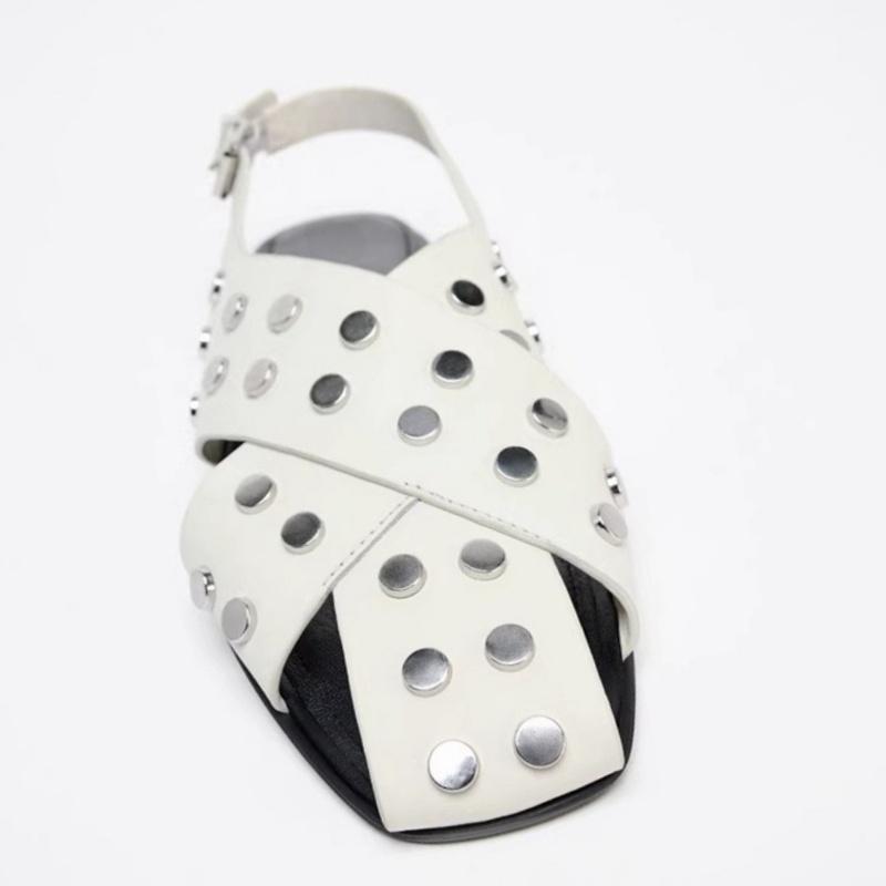 Fashion 2025 New Summer Casual Rivet Sandals Women Flats Fashion Buckle Strap Trend Walking Dress Women Sandals Heel Back Empty Shoes