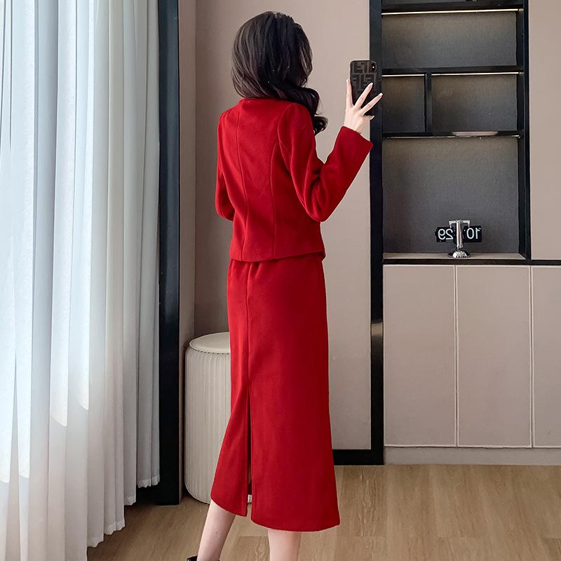 Rochie de Anul Nou, Rochie Roșie de Toast, Ținută de Logodnă Lână față-verso, Costum din două piese cu Mic Vânt Parfumat Ca Invitat în Timpuri Obișnuite.