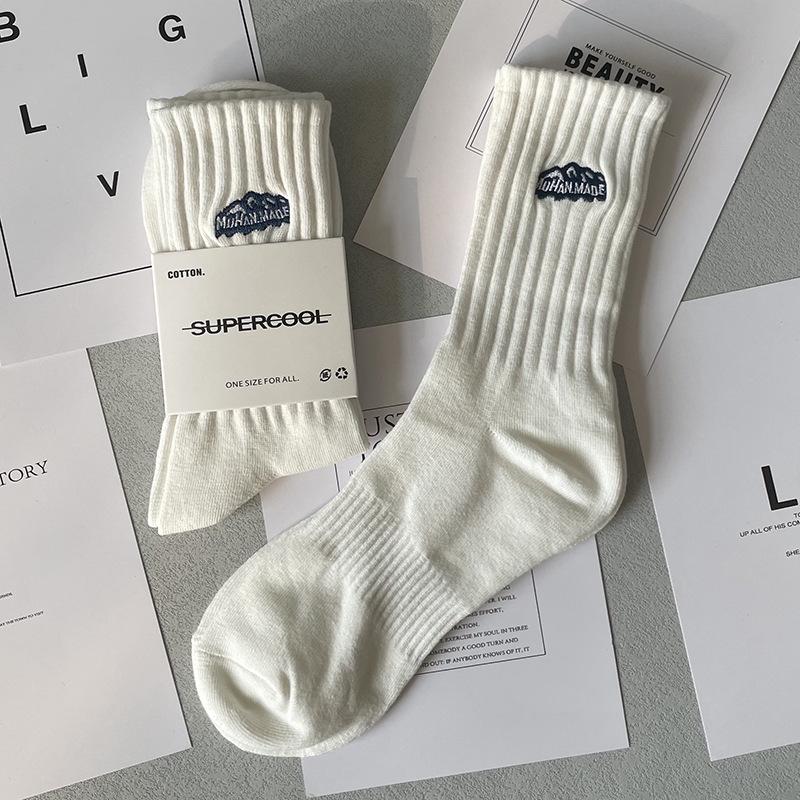 

Мужские хлопковые носки с вышитым белым медведем в стиле Шона Юэ - черно-белые, средней длины Unisex (Size 36-44)