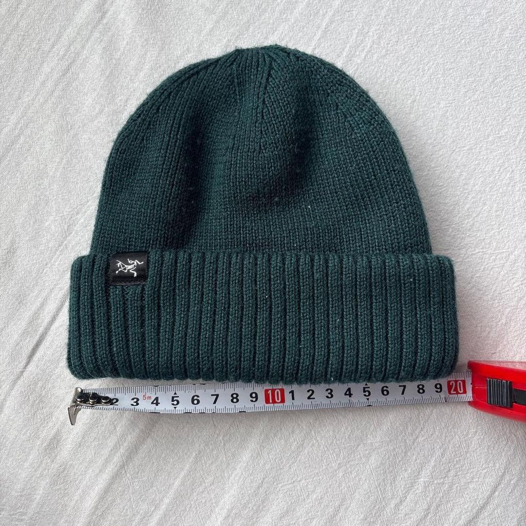 Used Arc'teryx dark green knit hat