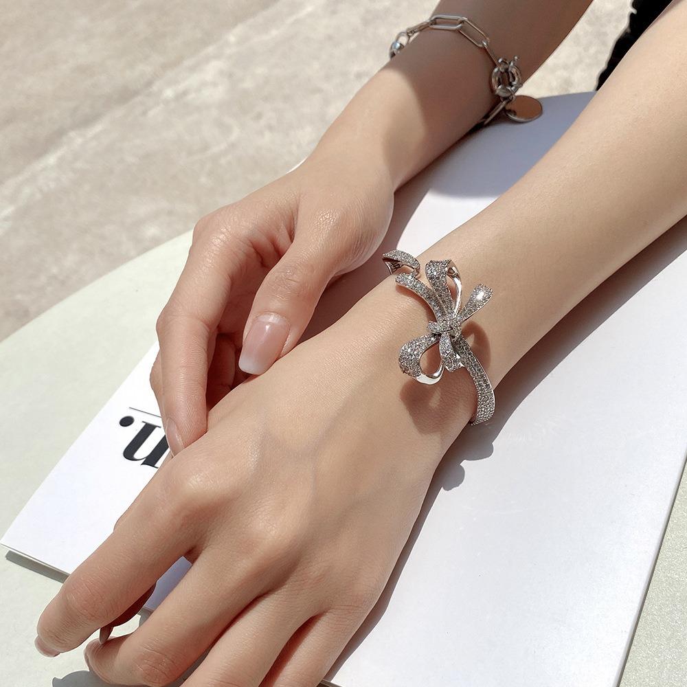 Exaggerated Bow Necklace Full of Diamonds Elegant Butterfly Bracelet Open Bangle with Micro Inlaid Design