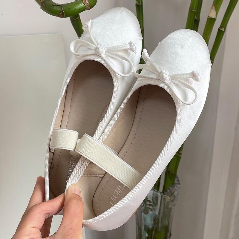 

Модная розовая обувь шелковые женские балетки туфли женские с круглым носком модные с бантом-бабочкой неглубокие женские балетки с обувью большого размера 5 белый