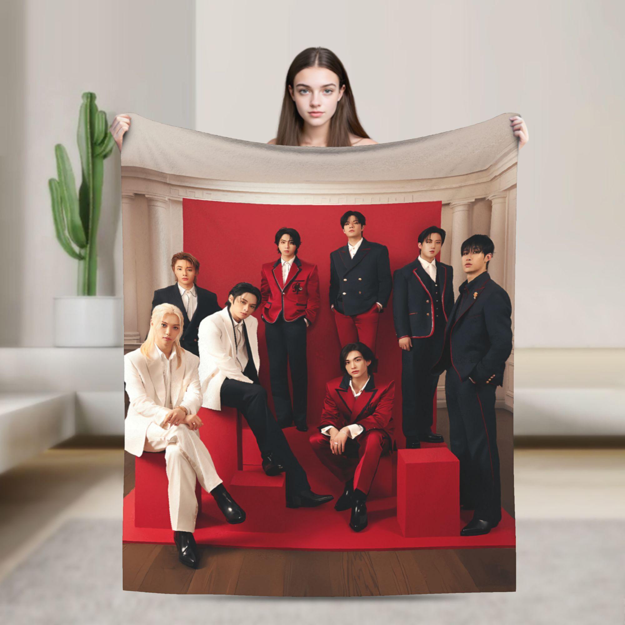 

S-StrayKids Warm Blanket K-pop Boys Group Child Plush Throw Blanket Funny Home Decor Flannel Bedspread Sofa Bed Cover 30x40in