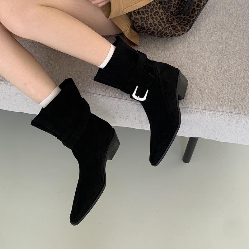 Short boots for women's autumn and winter new retro thin boots Martin boots thick heel pointed mid-tube boots wrinkled stacked boots for women
