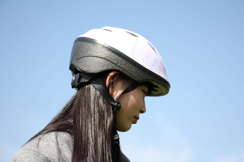 SAGISAKA Cyklistická prilba pre juniorov a fialová 46839 Deti, (Vzor smajlíka), 54-58cm,