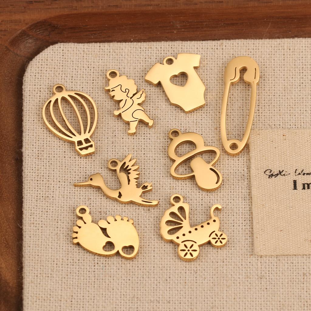 5 Pièces Breloques Empreinte de Pied/Cœur/Ballon à Air pour Bébé Acier Inoxydable Pendentifs d'Amour DIY Bijoux Inaltérables pour Collier Boucle d'Oreille