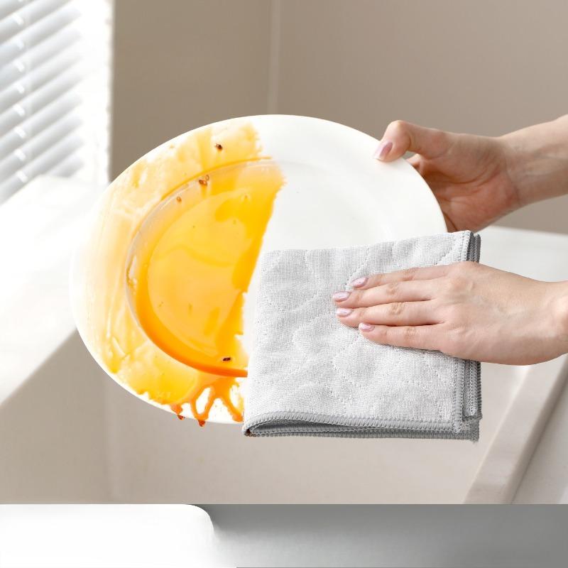 Ein spezielles Reinigungstuch für Küchenspültücher, das aufgehängt werden kann, Wasser aufnimmt und nicht an Öl klebt. Es ein fleckenentfernendes Reinigungstuch