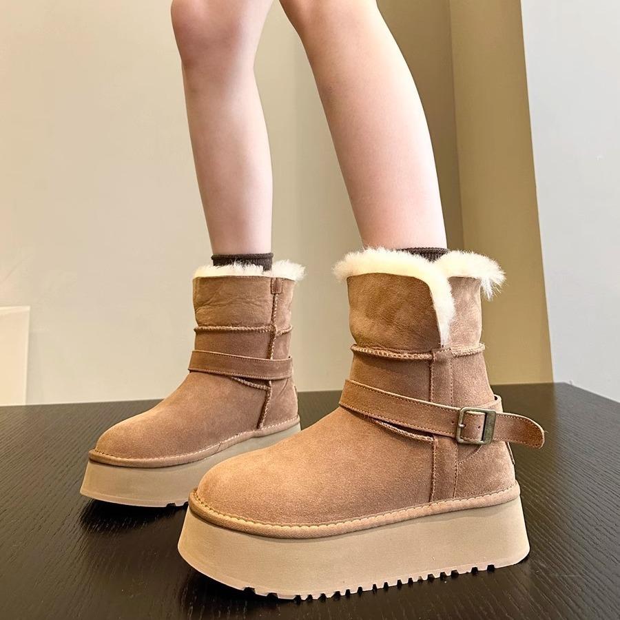 Cute sweetener~ pointed goods cow fur integrated flanged snow boots women's thick soles increase height cotton shoes two wear cotton boots