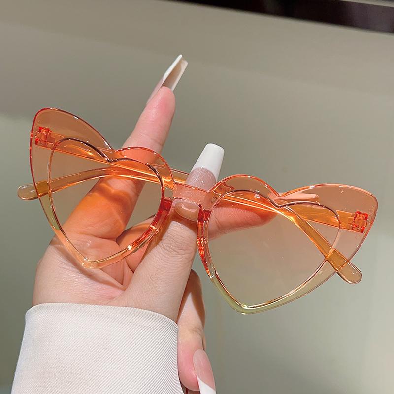 Cute Heart Shaped Sunglasses for Kinds Fashion Gradient Multi-color Shades for Children Trendy Stylish Decor Sun Glasses