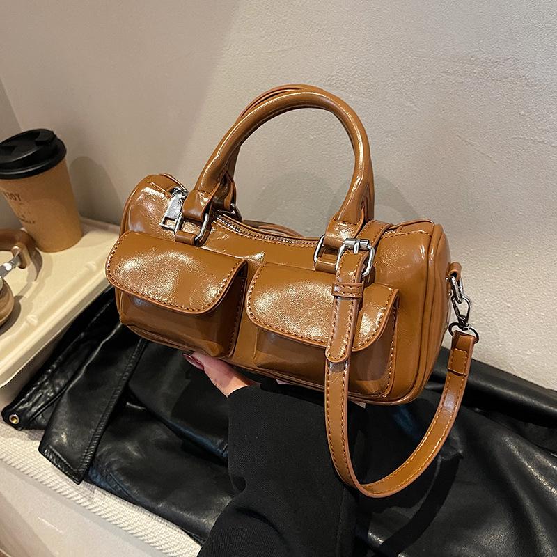 Niche Fashion Retro Portable Saddle Bag Women's 2025 Winter New Simple Casual Shoulder Bag High-end Women's Bag