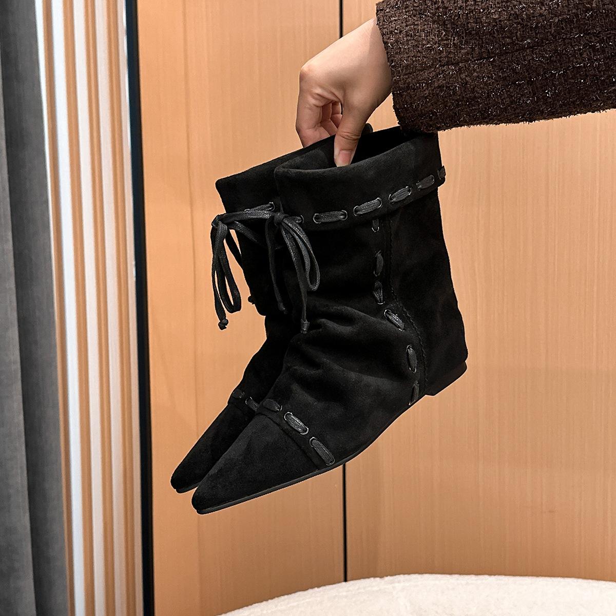 

818-1 New 2025 Autumn Increase Pointed Boots Martin Boots Retro Versatile Lace-Up Western Short Women s Boots 35 чёрный