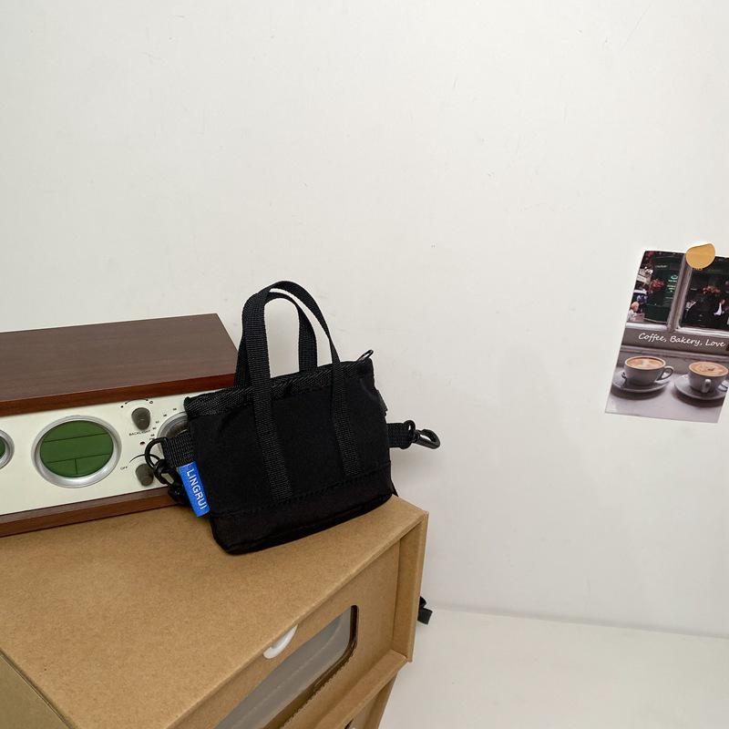 

2022 Harajuku Couple s Crossbody Bag with Coin Purse and Pendant – Trendy Casual Shoulder Bag for Men and Women