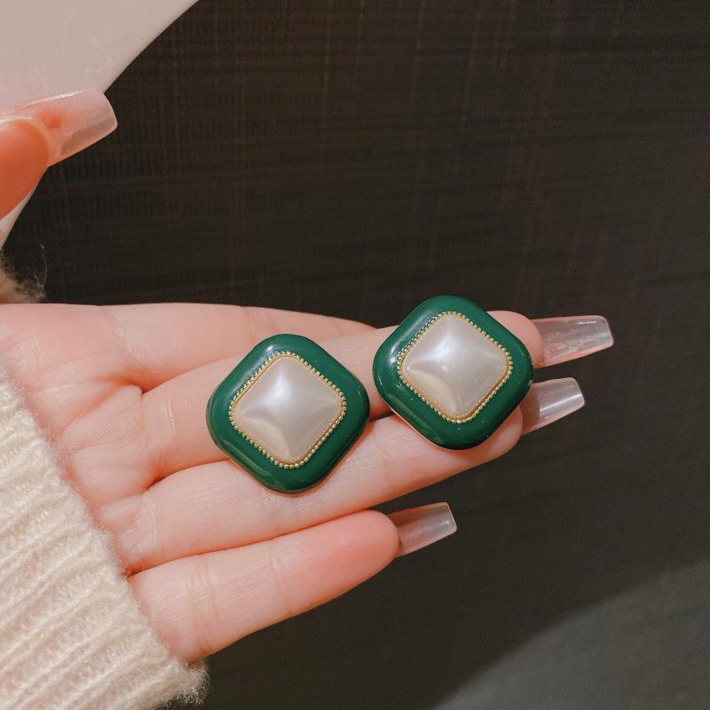 Green Luxury Retro Stud Earrings - Trendy & Versatile for Women