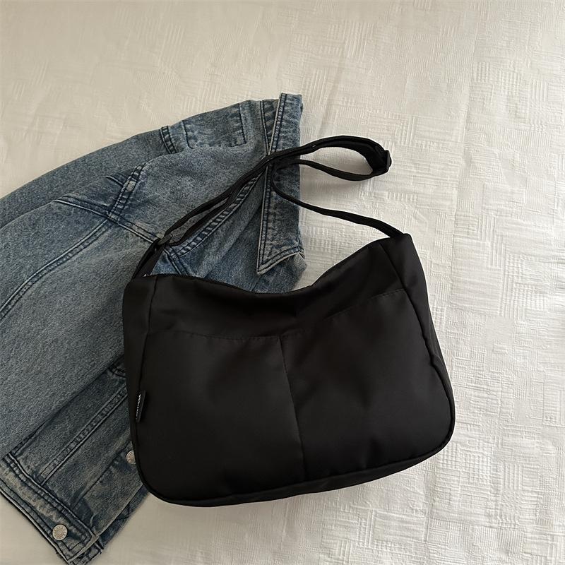 

Женская сумка из нейлоновой ткани 2025 лето новая женская сумка через плечо уличный тренд повседневная сумка брызгозащищенная сумка-мессенджер чёрный