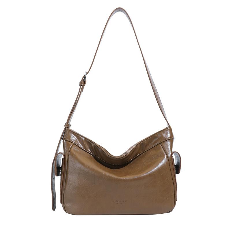 Large capacity bag women's autumn and winter retro versatile simple shoulder messenger bag commuter tote bag