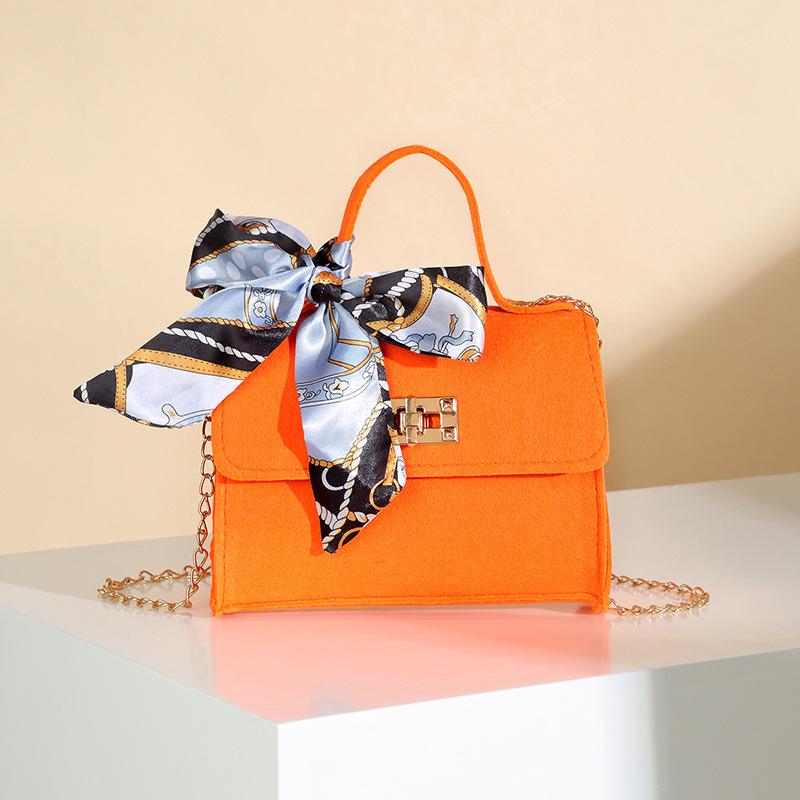 Bag Women's New Fashionable Women's Messenger Bag, Fashionable and Simple Silk Scarf Chain, One Shoulder Handbag.