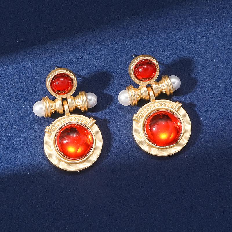 Vintage European Resin Alloy Stud Earrings for Women