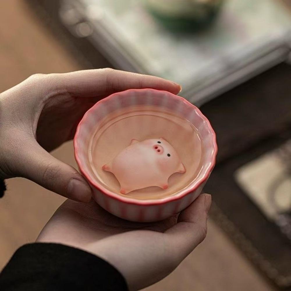 Little Pig Spit Bubbles Under Bottom Funny Teacup Procelain Water Cups Mug Cartoon Ceramic Tea Cup Lying pig blowing bubbles Cup