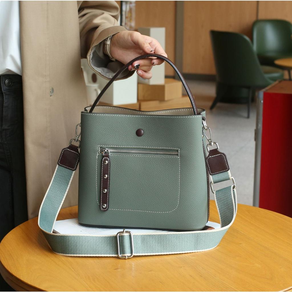 Cowhide Women's Bags, One-shoulder Crossbody Women's Bags, Fashionable Large-capacity Bucket Bags, Large-capacity Soft Leather.