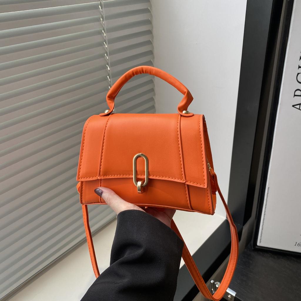 This Year's Popular Bag Women's 2025 New Autumn Fashion Niche Handbag Simple Fashion Shoulder Messenger Bag Women