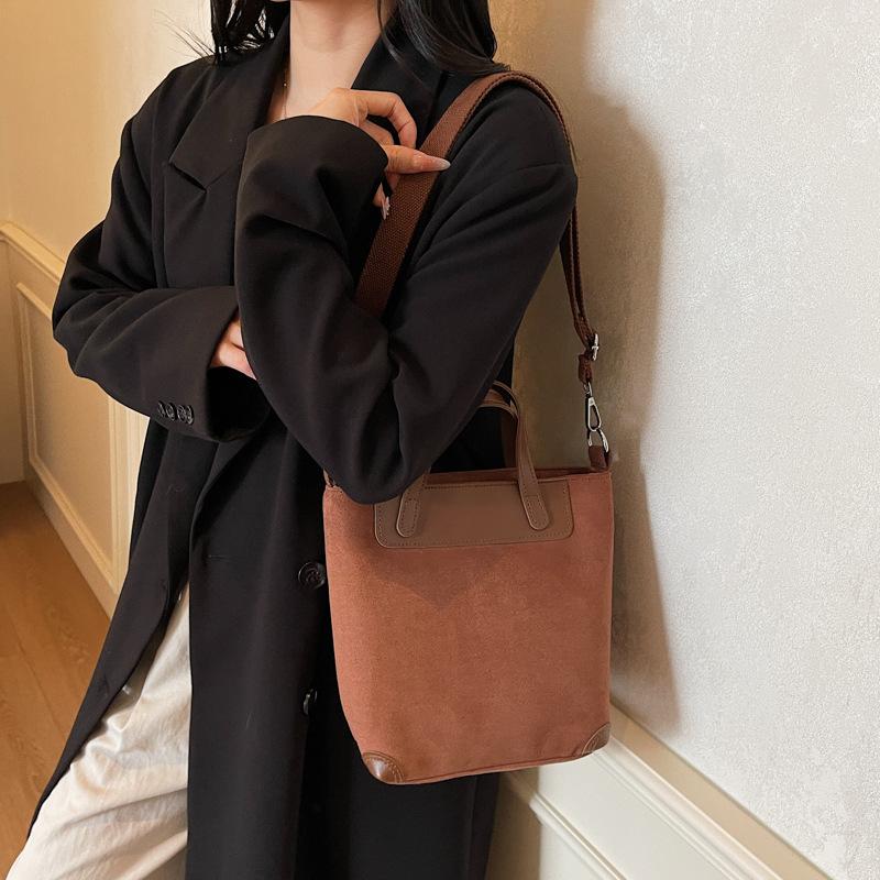 Retro Korean Canvas Handbag Women's Bag 2025 New Large-capacity Casual Shoulder Bag Commuter Underarm Messenger Bag