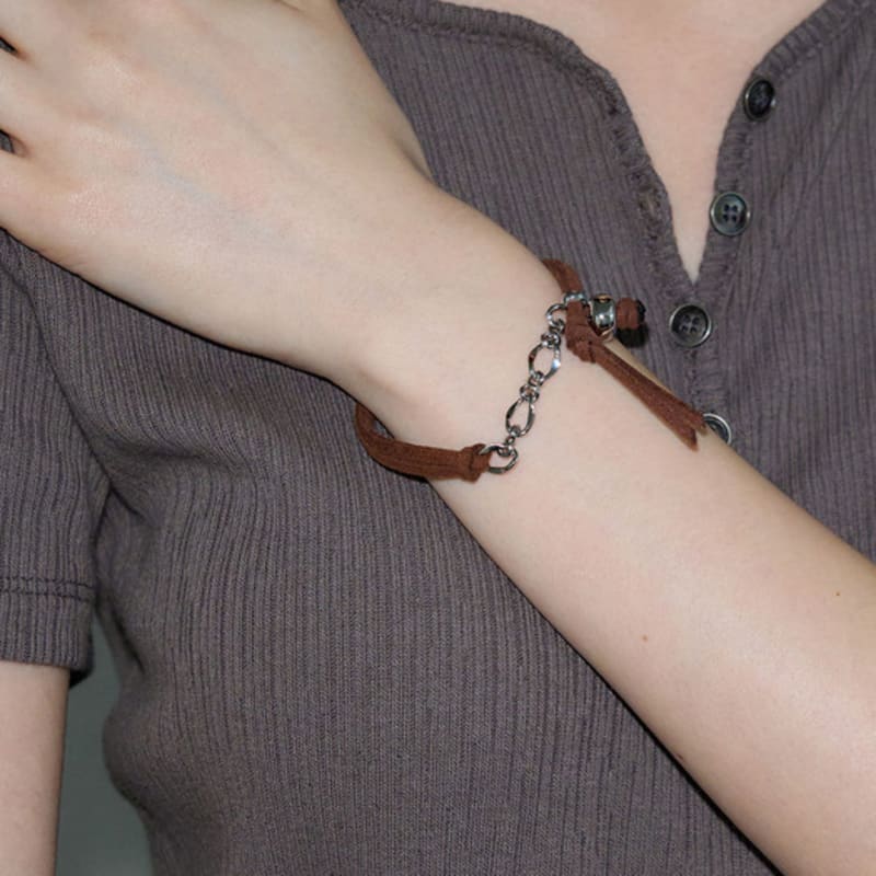 SIS Ein böhmisches Wildlederarmband [braun]