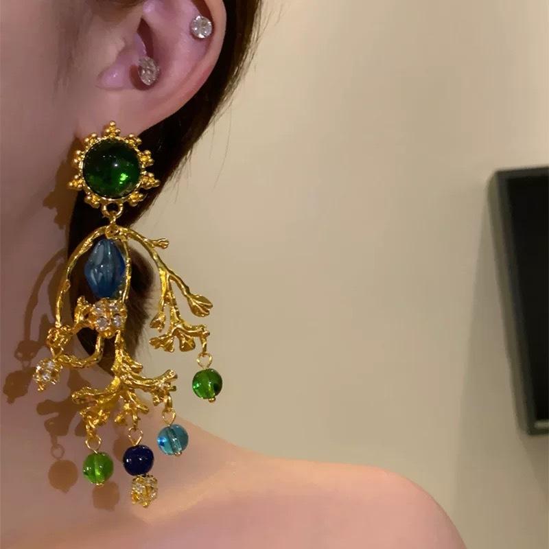 

Модные серьги-подвески для женщин золотой